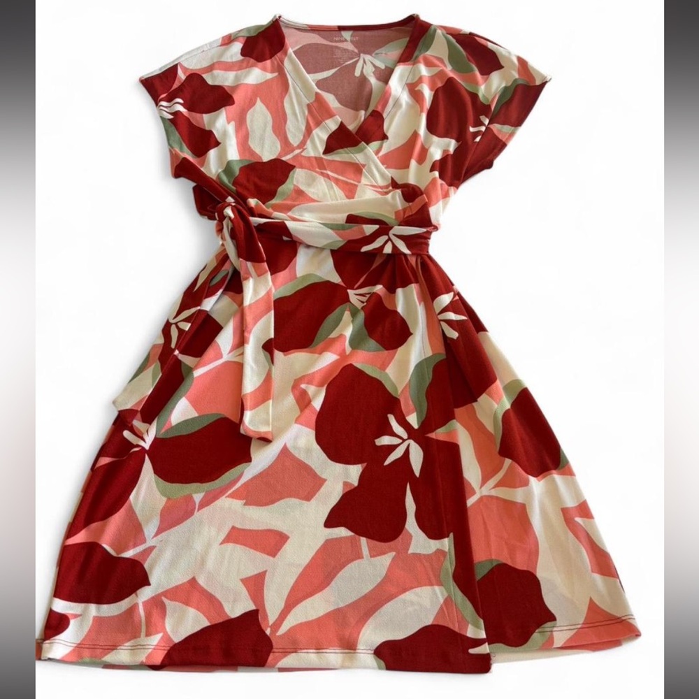 NWT Nine West Red and Coral Floral Faux Wrap Midi Dress